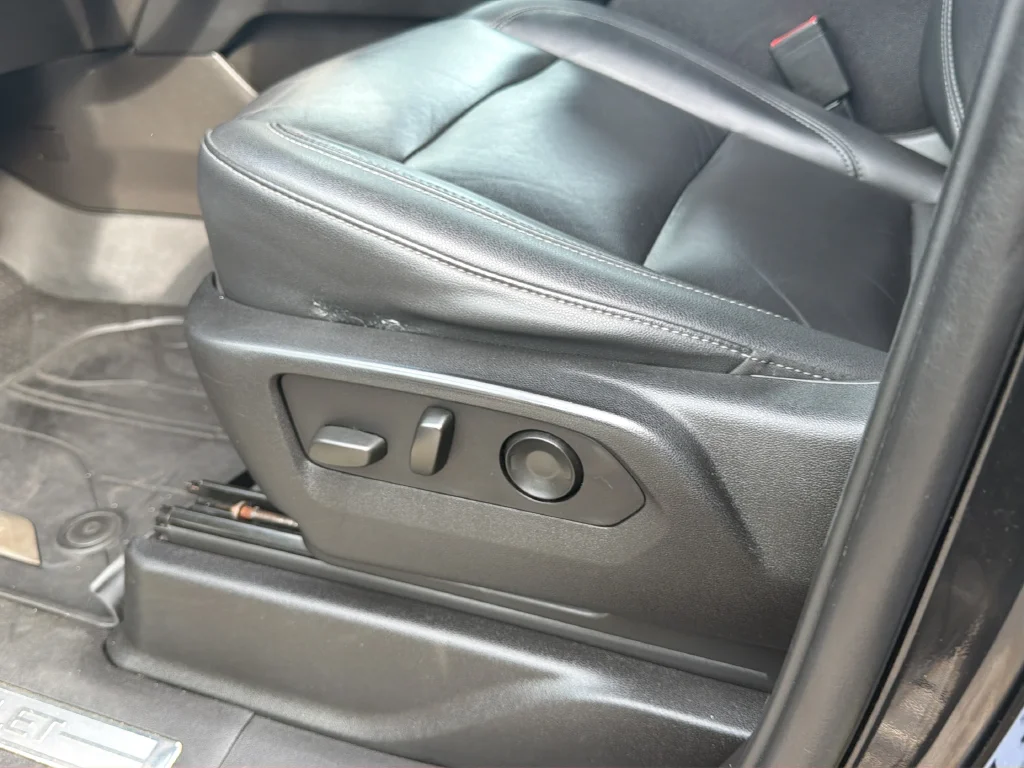 Used 2021 Black Chevrolet Z71 image 21