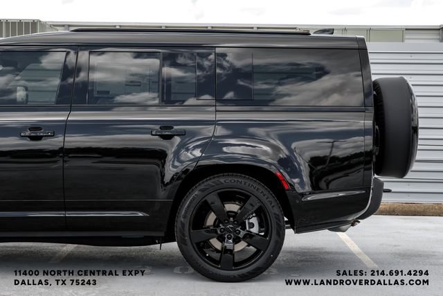 New 2026 Santorini Black Land Rover X-Dynamic SE image 11