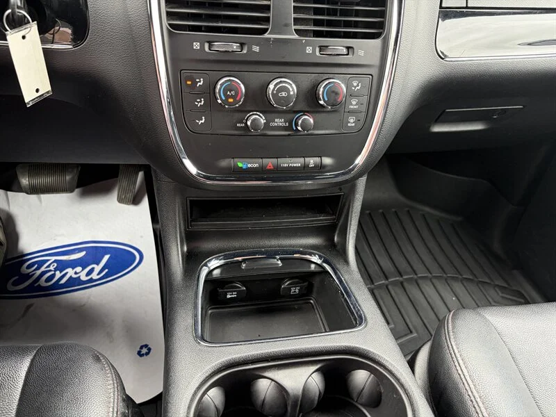 Used 2019 Grey Dodge SXT 35th Anniversary Edition image 11
