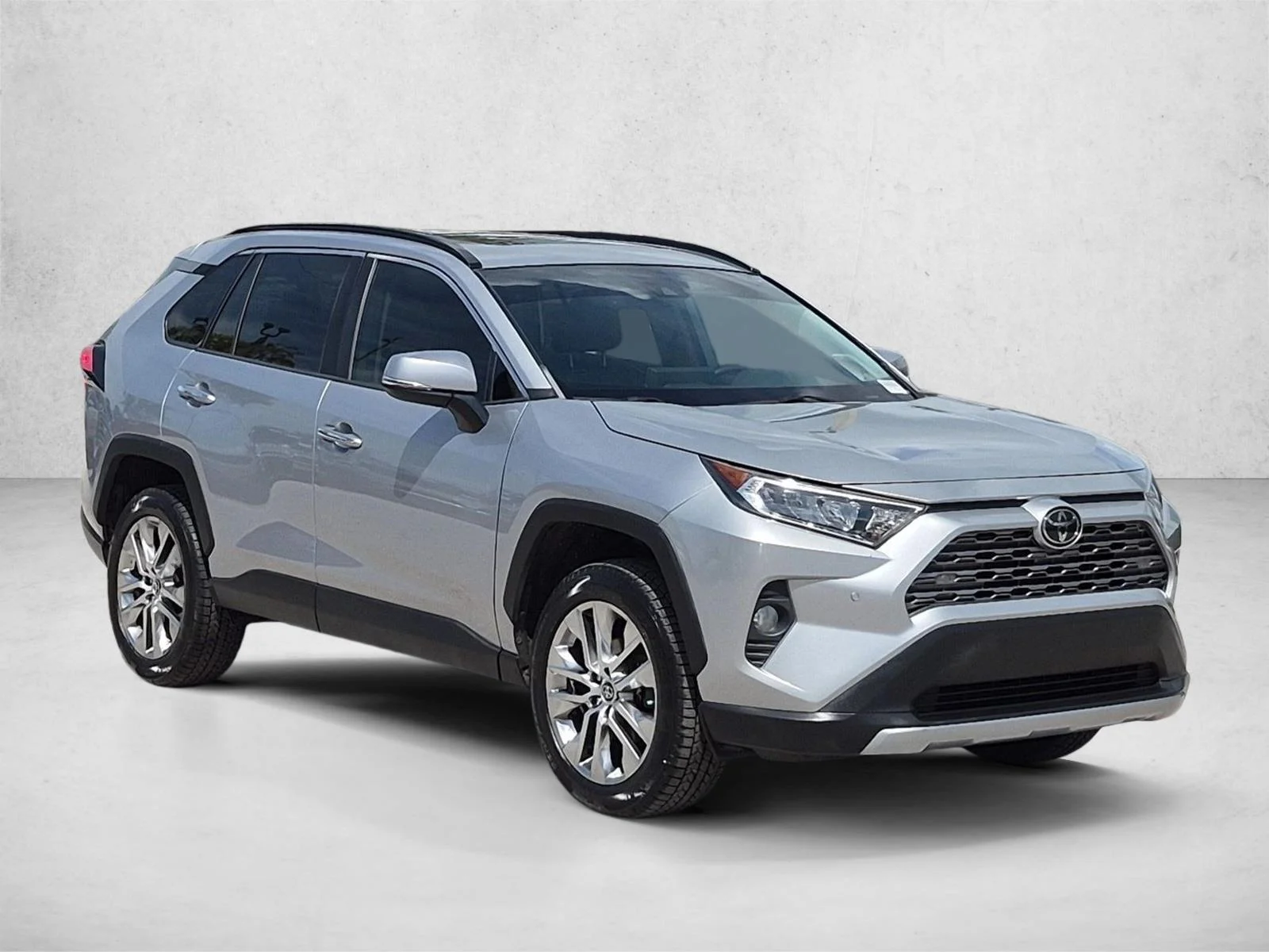 Used 2020 Silver Sky Metallic Toyota Limited image 3