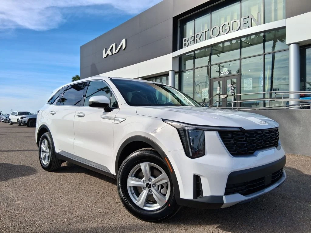 New 2026 White Kia LX image 1