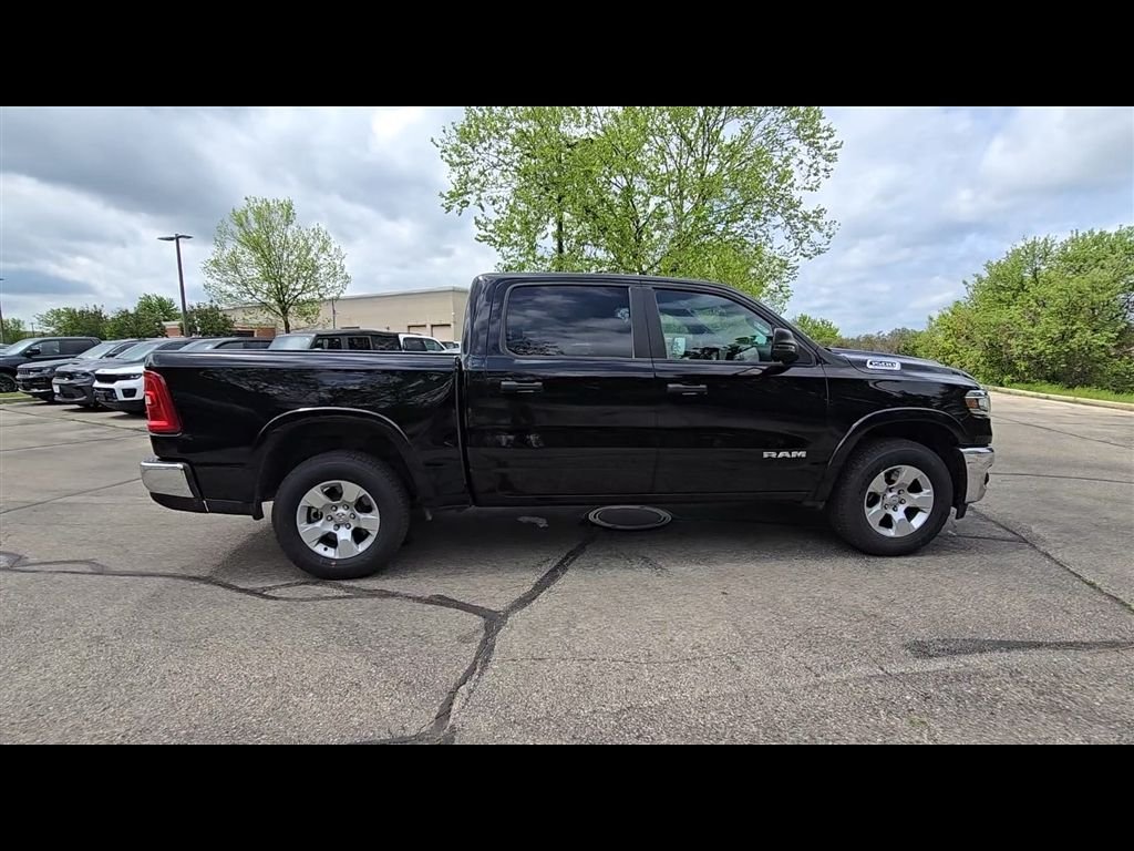 New 2026 Diamond Black Crystal Pearlcoat RAM Big Horn/Lone Star image 10