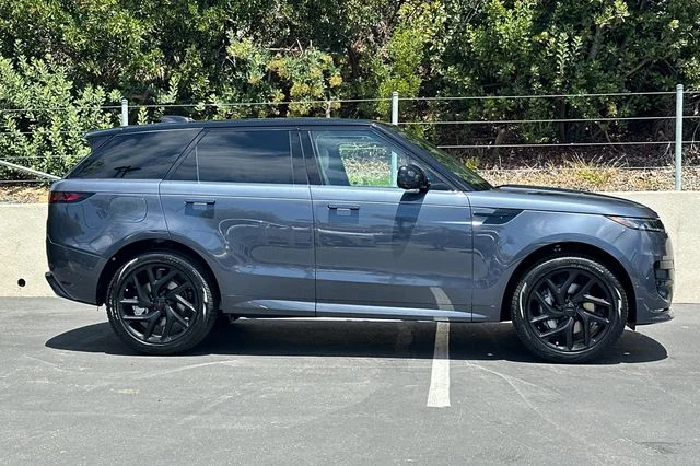 New 2026 Varesine Blue Land Rover Dynamic SE image 6