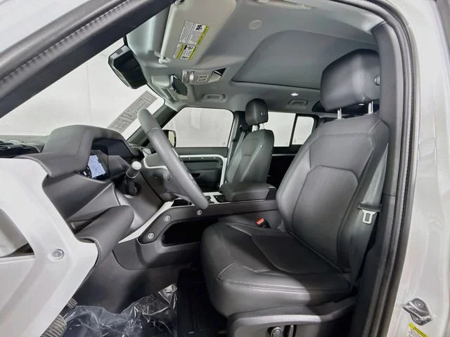 Used 2025 Fuji White Land Rover S image 11
