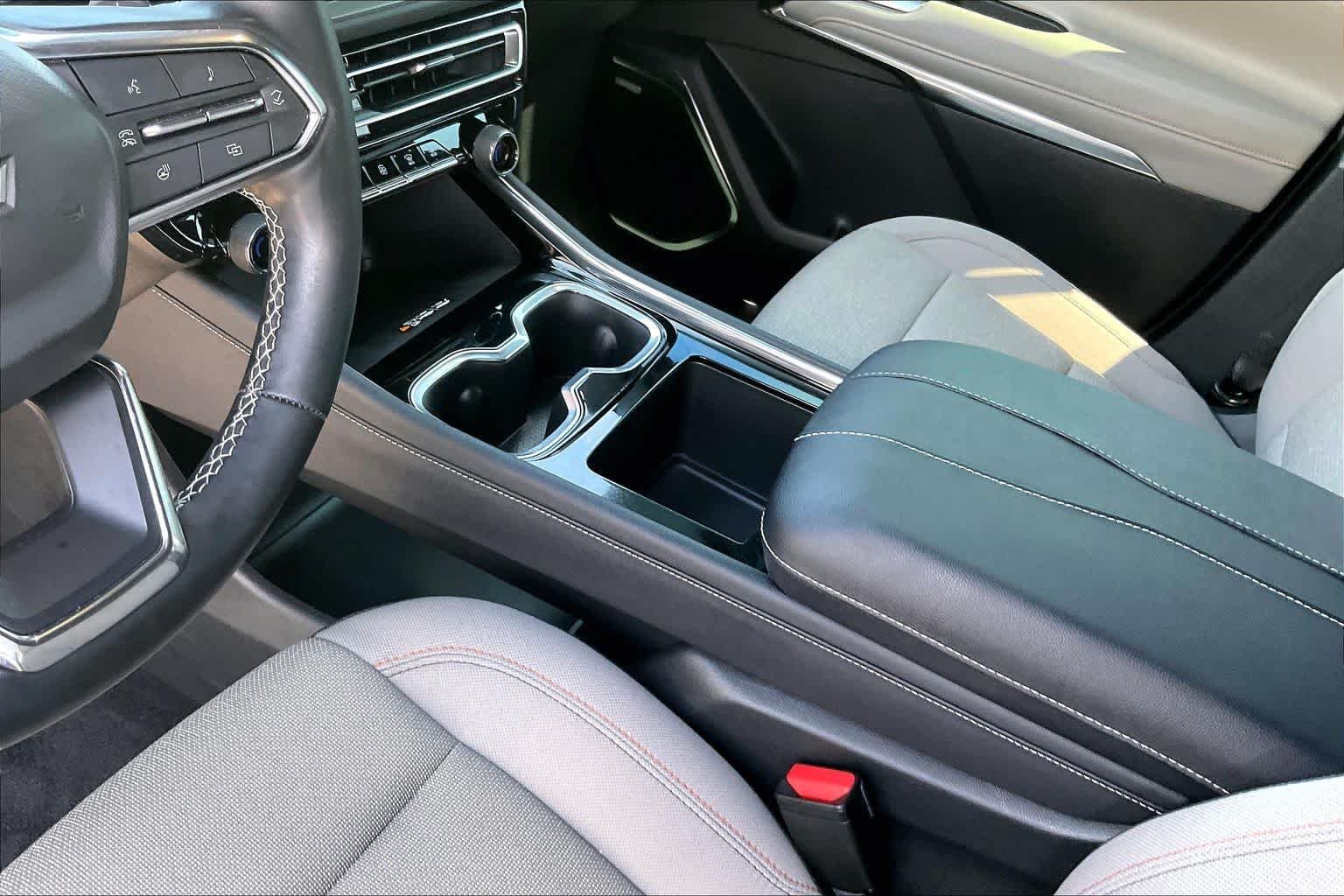 Used 2025 Summit White Chevrolet LT image 17