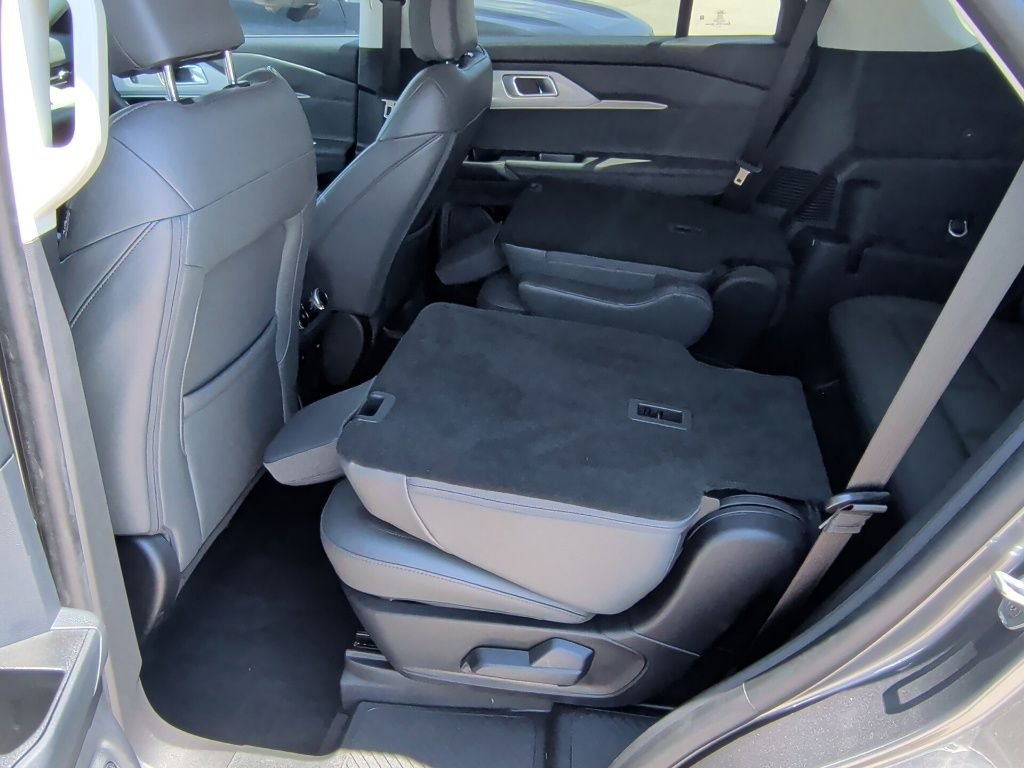 New 2026 Carbonized Gray Metallic Ford Active image 37