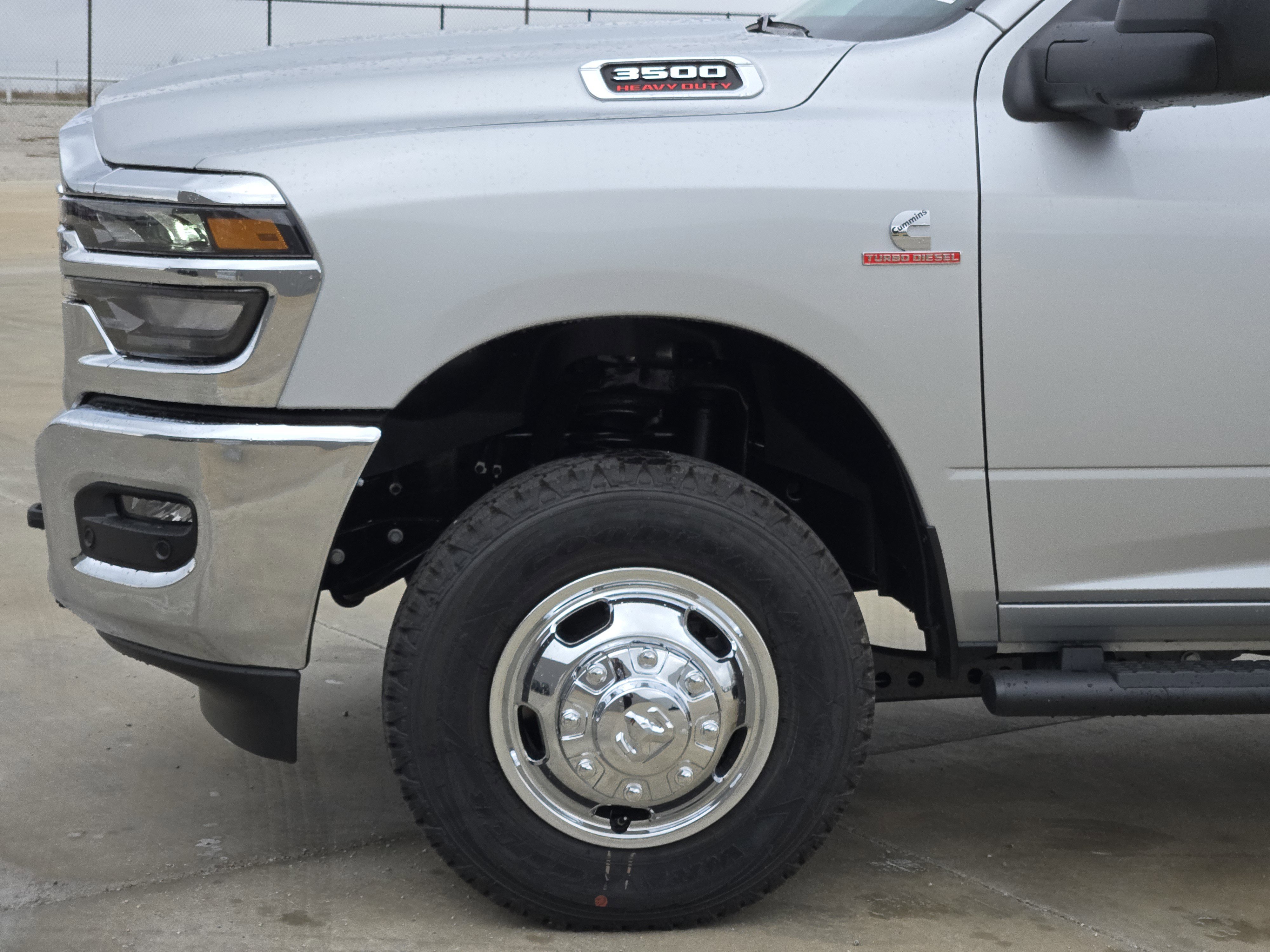 New 2026 Silver-Zynith Exterior Paint RAM Tradesman image 6