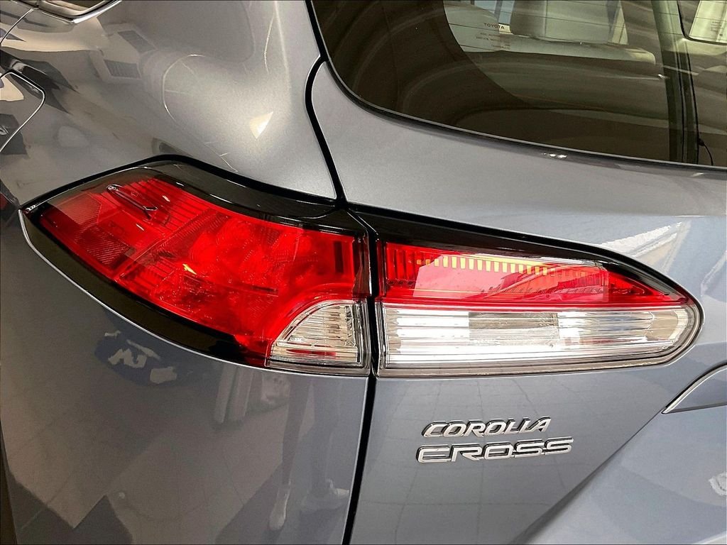 Used 2025 Celestite Toyota L image 33