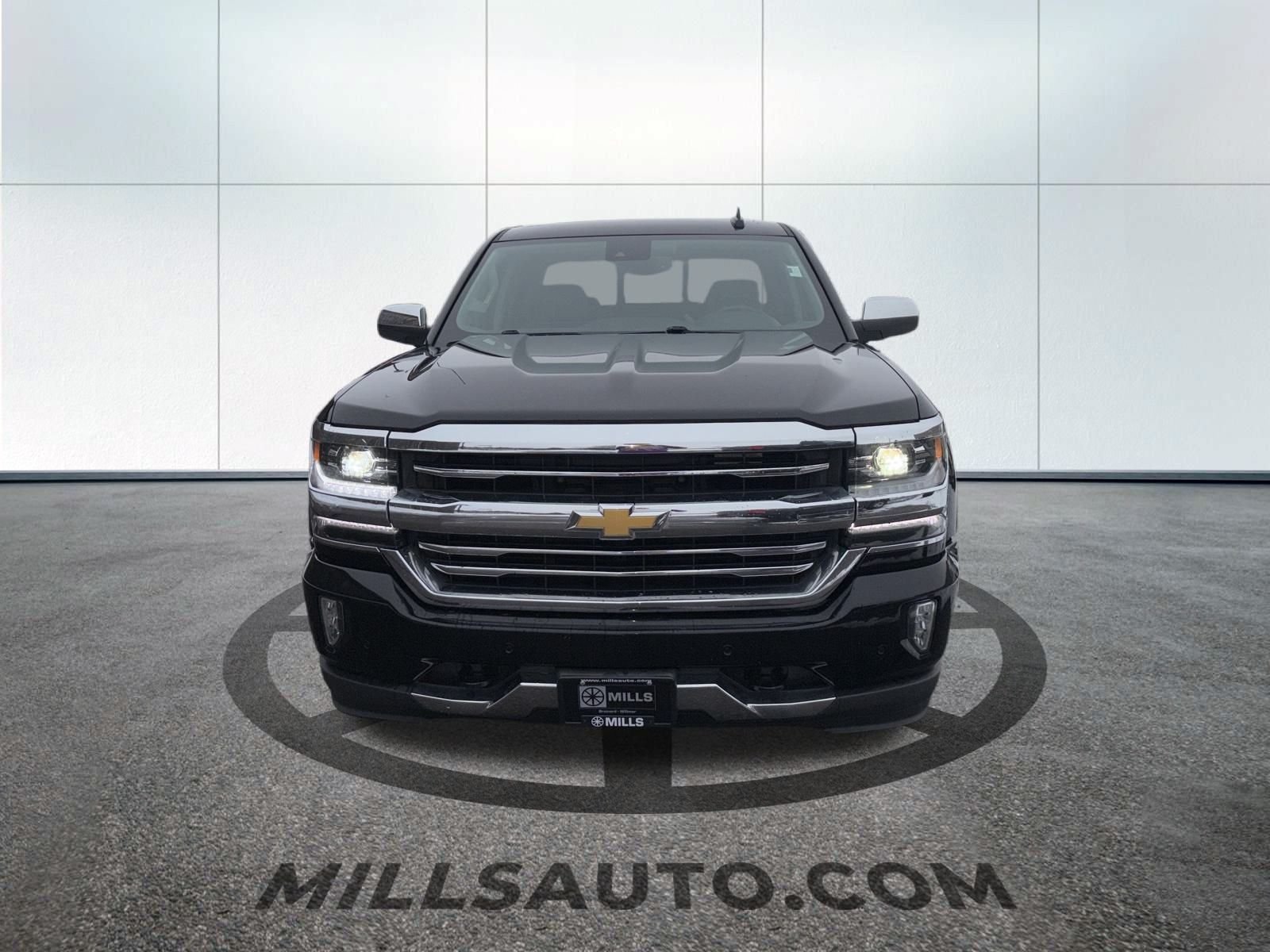 Used 2018 Chevrolet Silverado 1500 High Country with VIN 3GCUKTEJ2JG429636 for sale in Brainerd, Minnesota