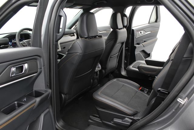 New 2026 Carbonized Gray Metallic Ford Tremor® image 21