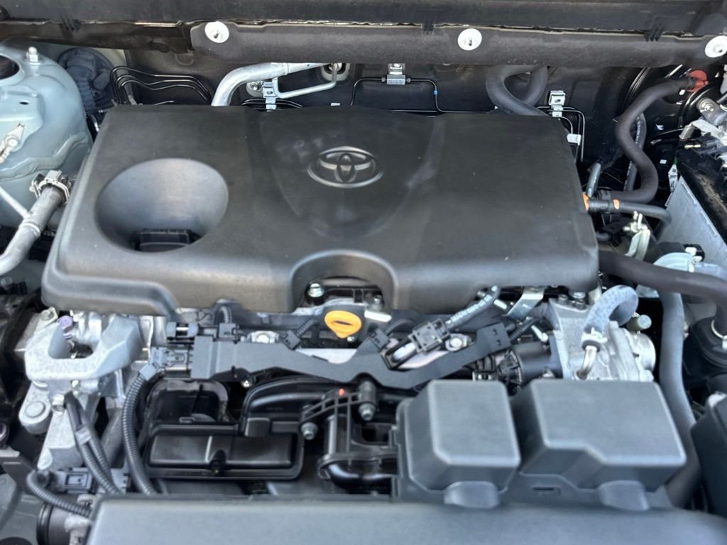 Certified Used 2022  Toyota XLE image 34