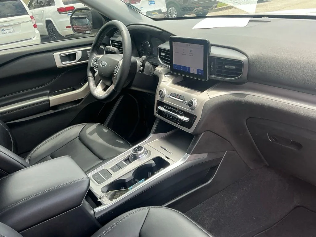 Used 2023 White Ford XLT image 27