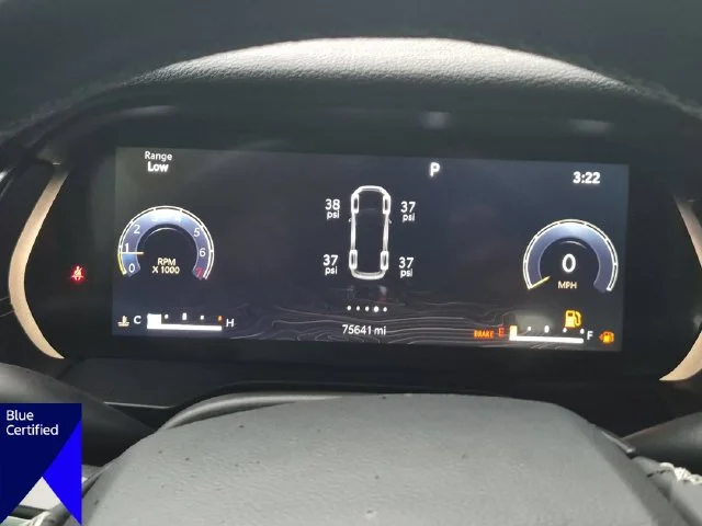 Used 2022 White Jeep Laredo image 19