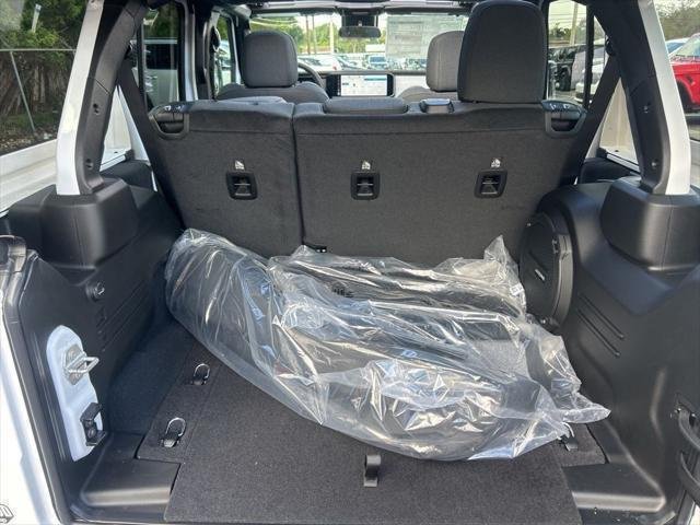 2025 Jeep Wrangler 4-Door Willys - Photo 29