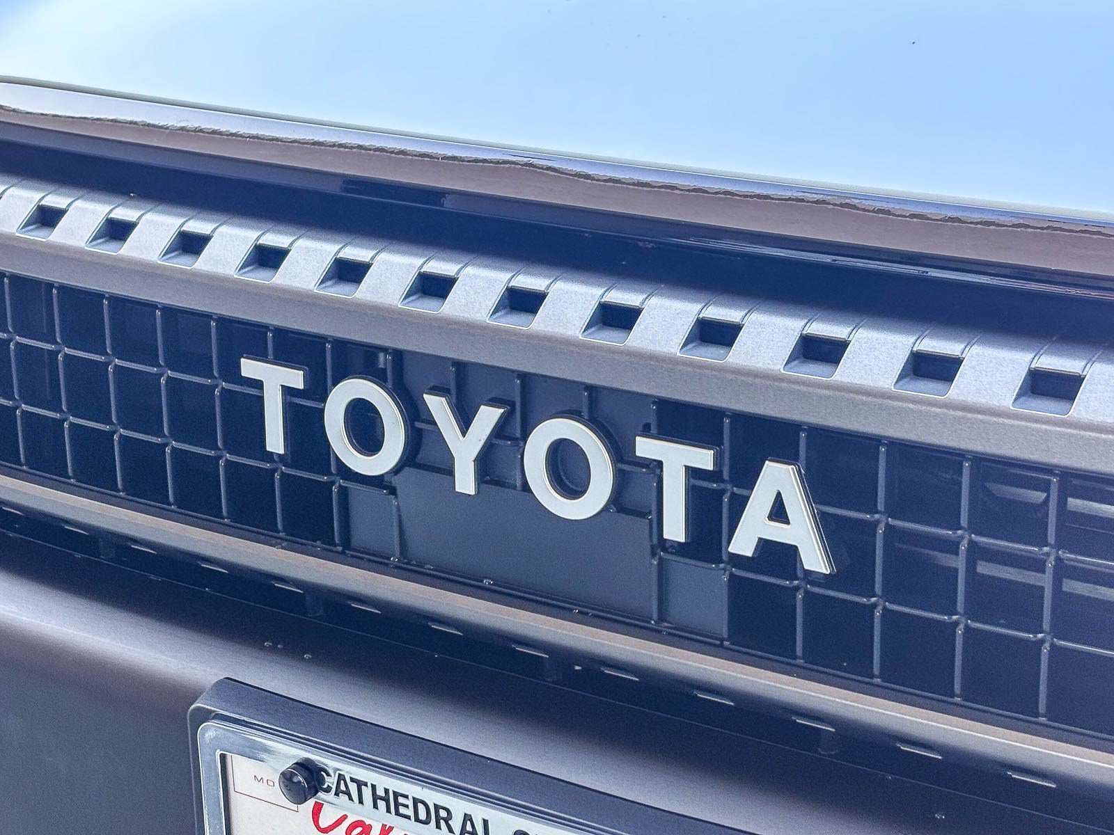 Certified Used 2025 Wind Chill Pearl Toyota 1958 image 9