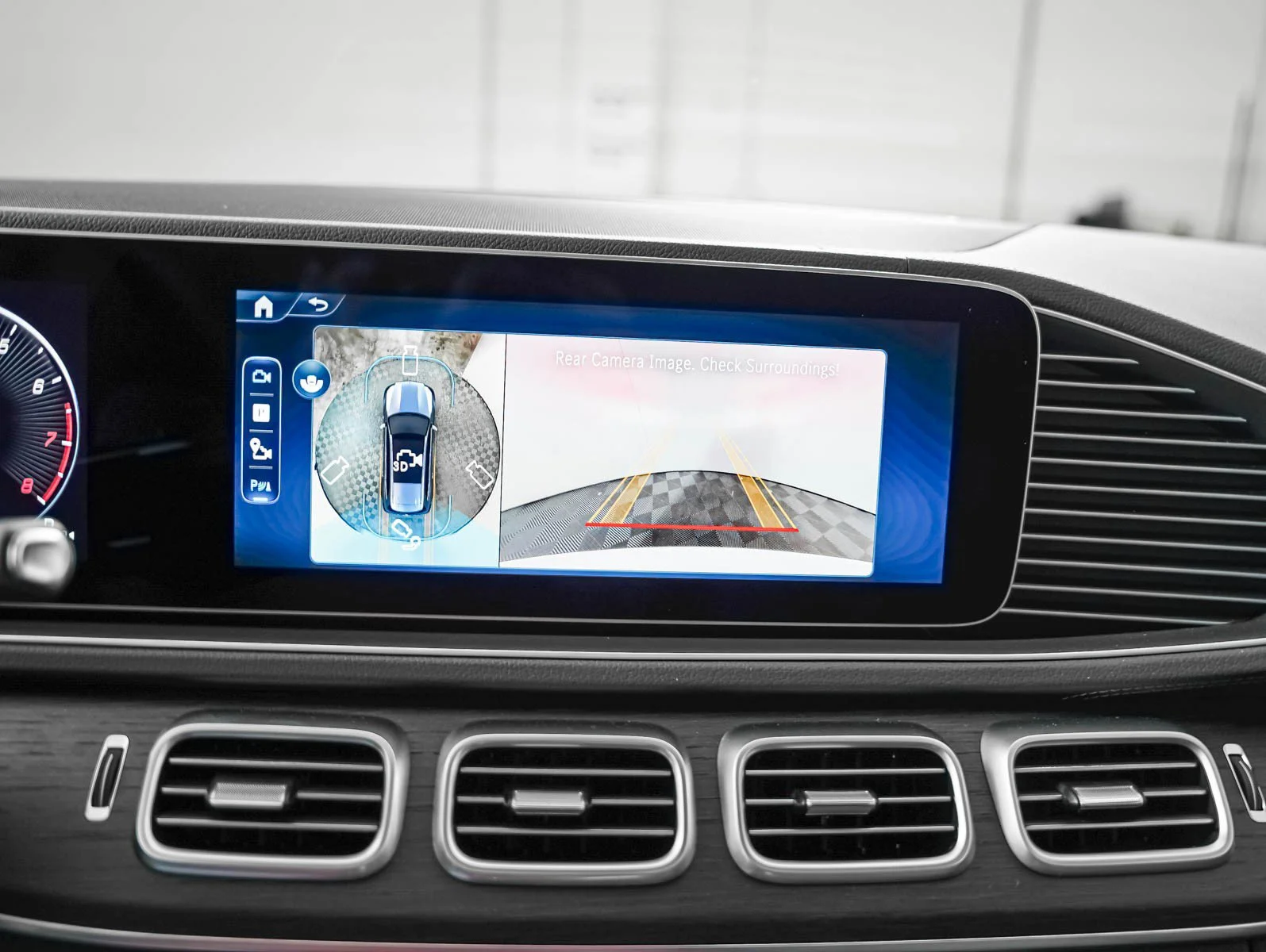 New 2026 Polar White Mercedes-Benz 4MATIC® image 21