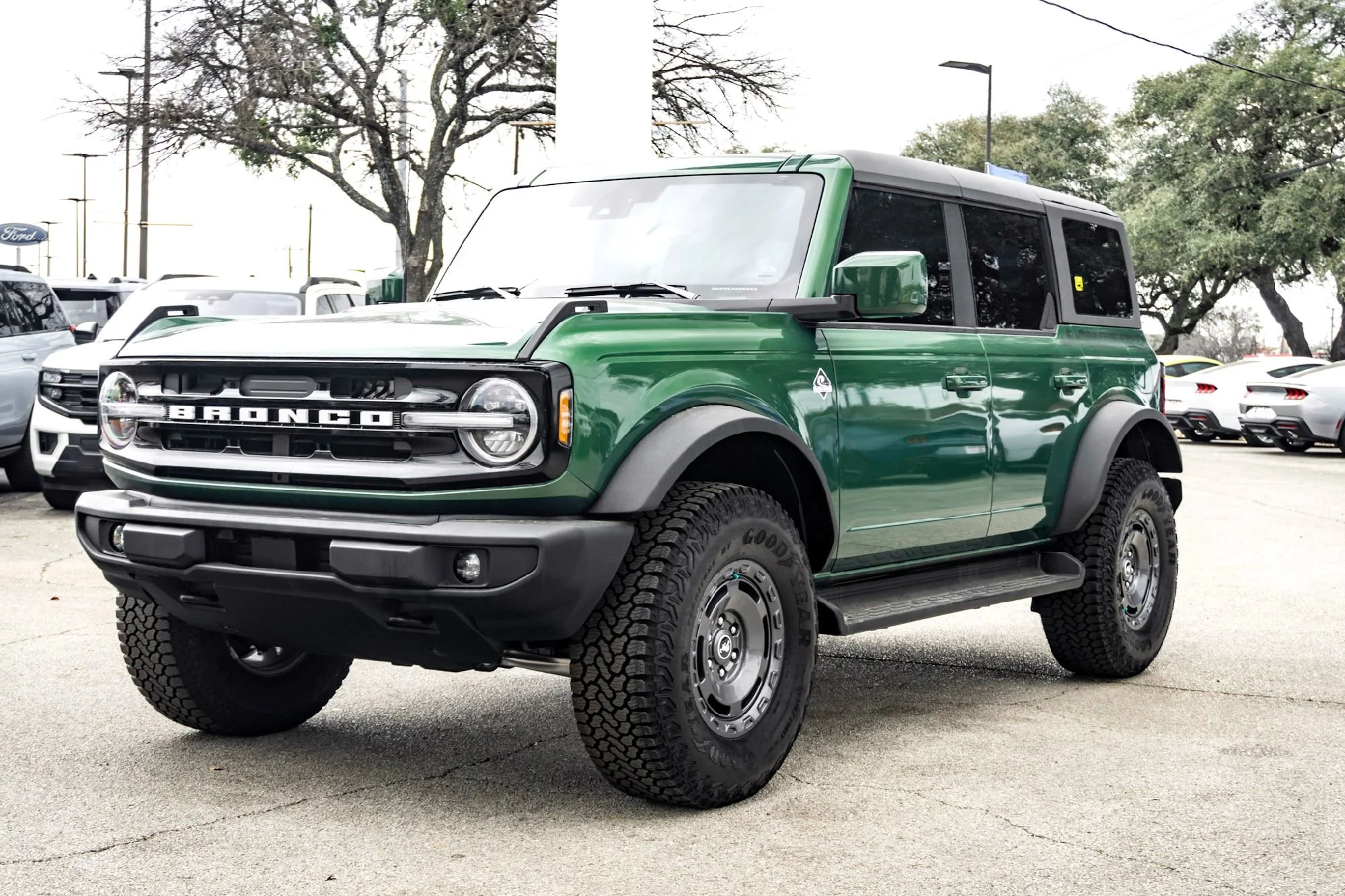 New 2025 Eruption Green Metallic Ford Outer Banks image 6