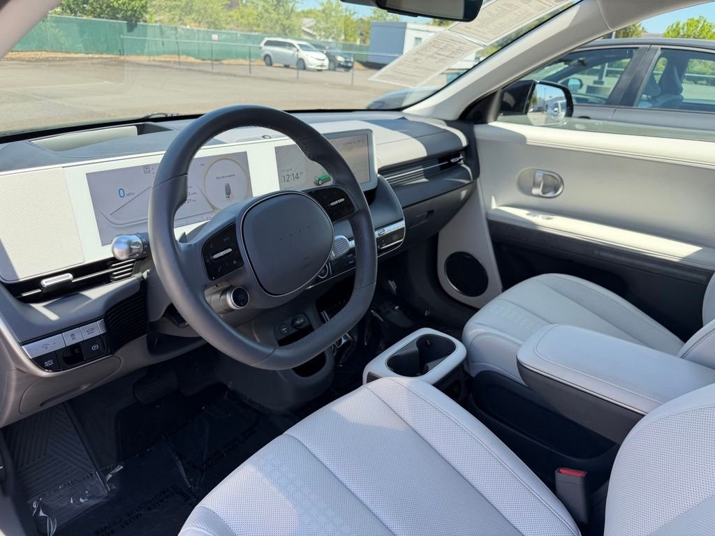 Used 2023 Abyss Black Hyundai Limited image 16