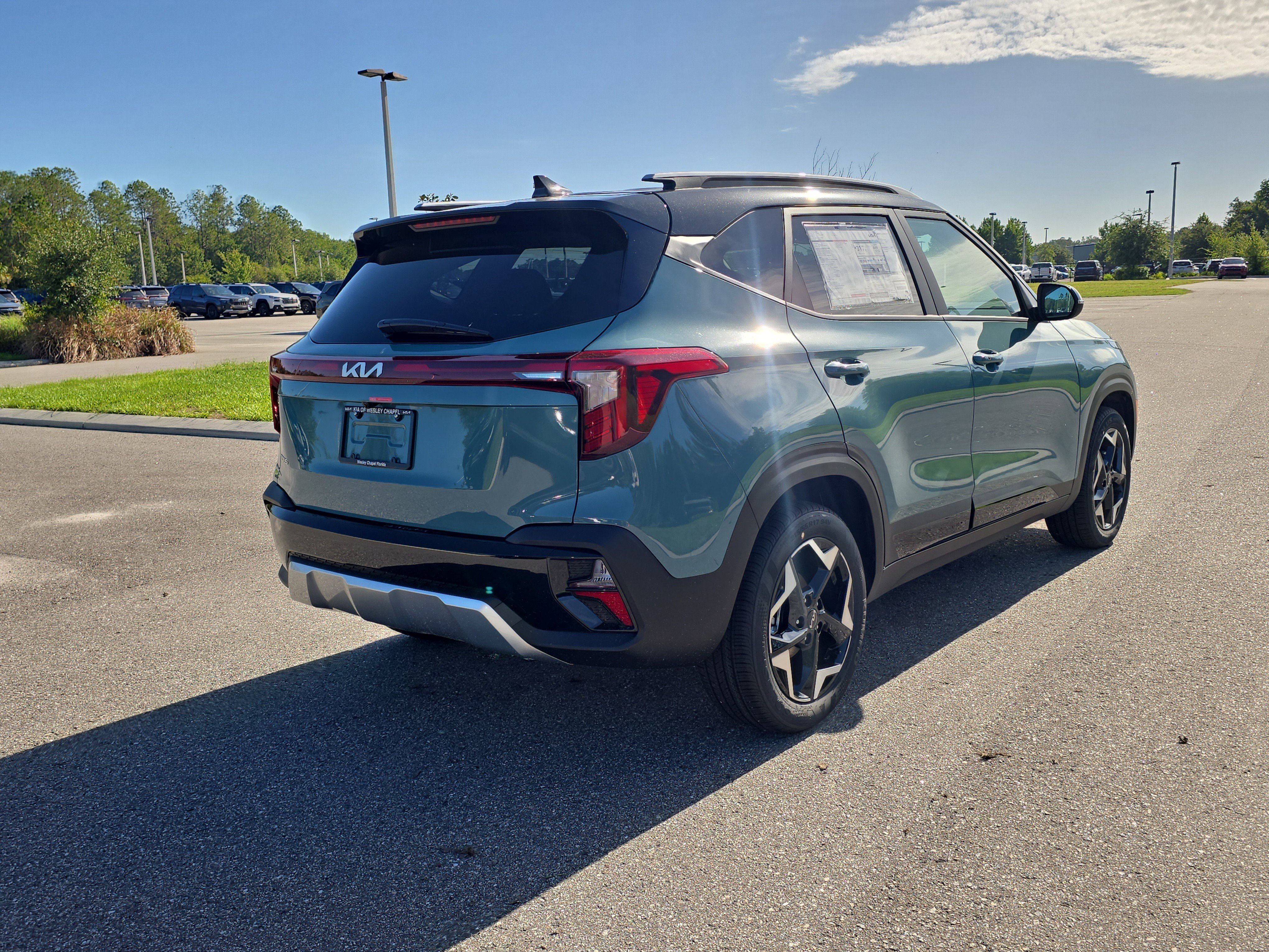 New 2026 Pluton Blue / Black Roof Kia S image 8