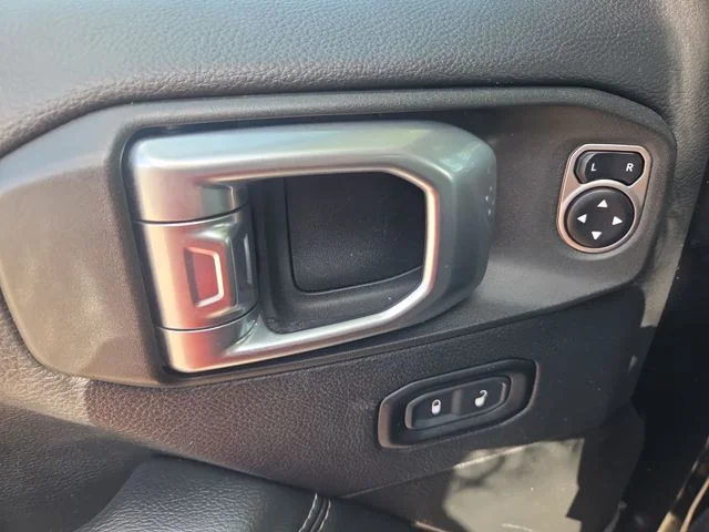 Used 2020 Black Jeep Overland image 14