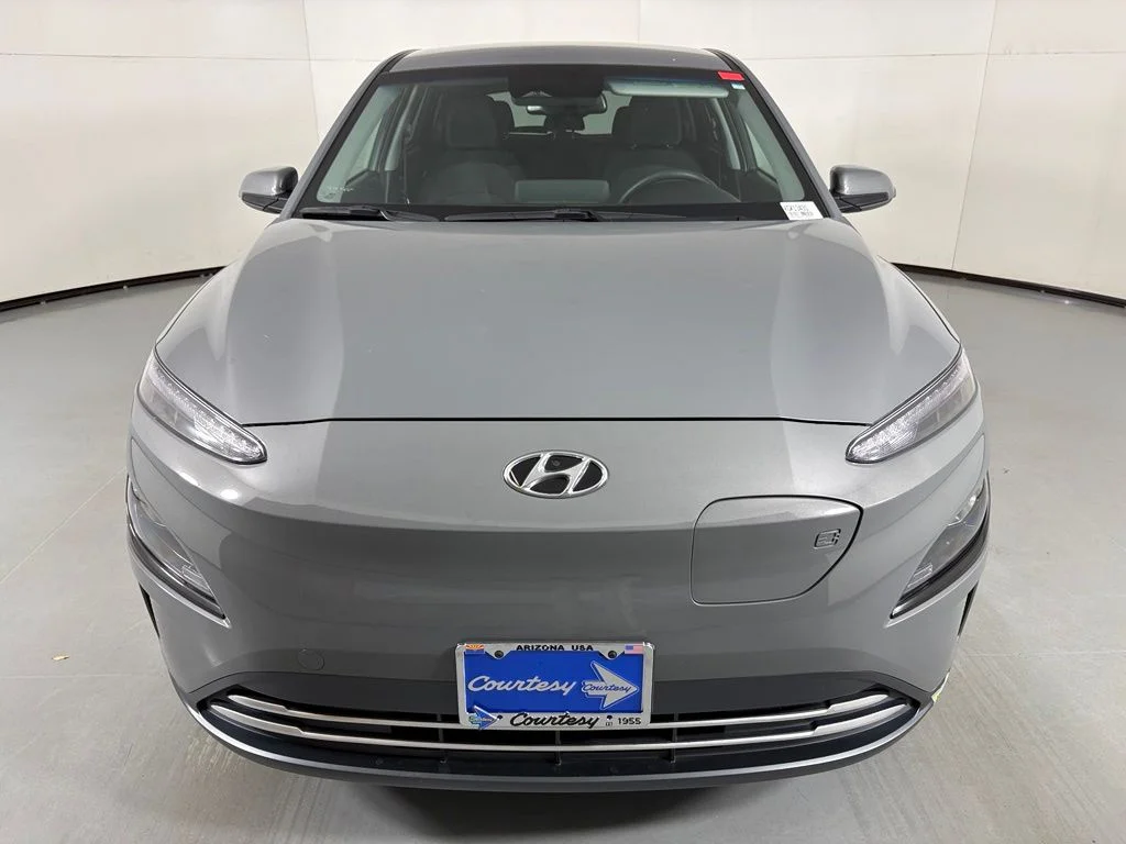 Used 2023 Galactic Gray Hyundai SE image 3