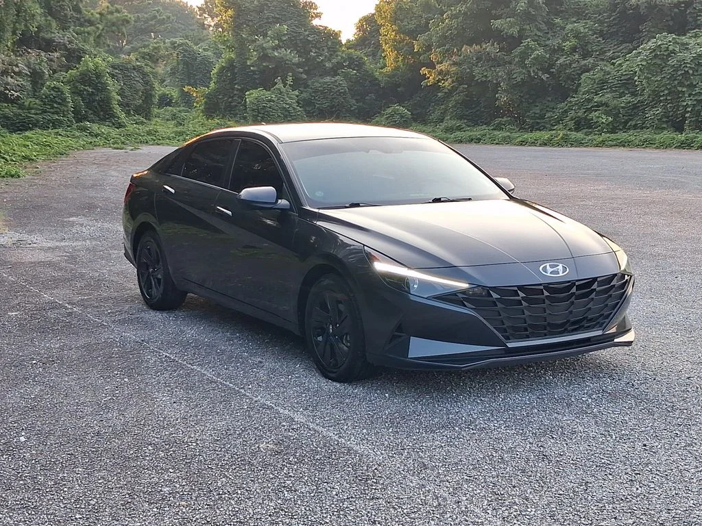 Used 2023 Portofino Gray Hyundai SEL image 2