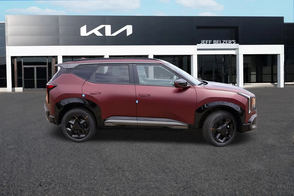 New 2027 Magma Red Matte Kia X-Line S image 2