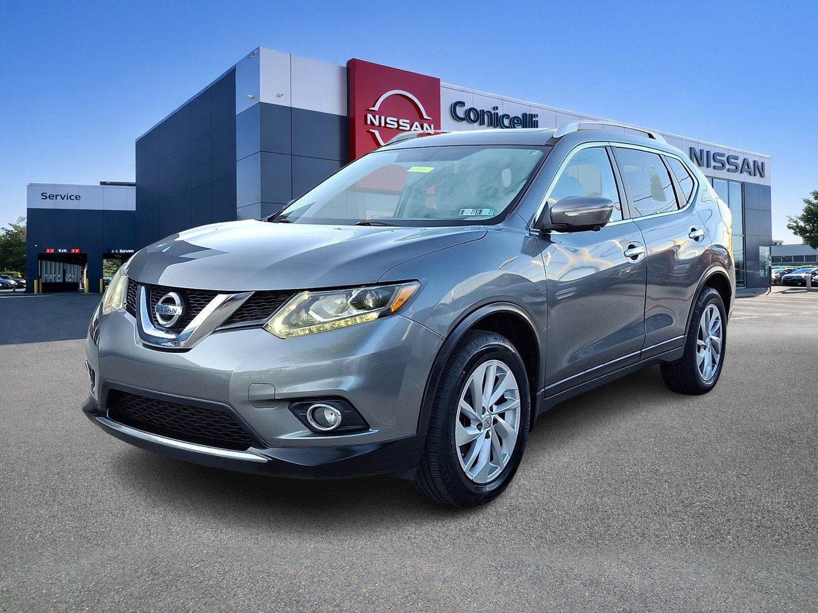 Used 2014 Gun Metallic Nissan SL image 2