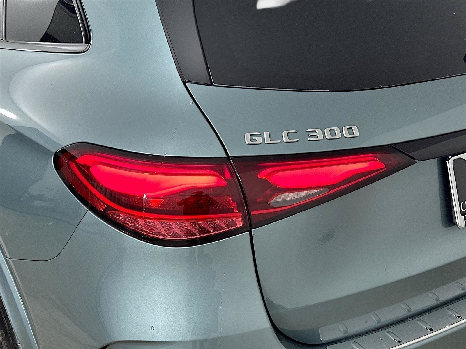 Used 2026 Silver Metallic Mercedes-Benz GLC 300 image 44
