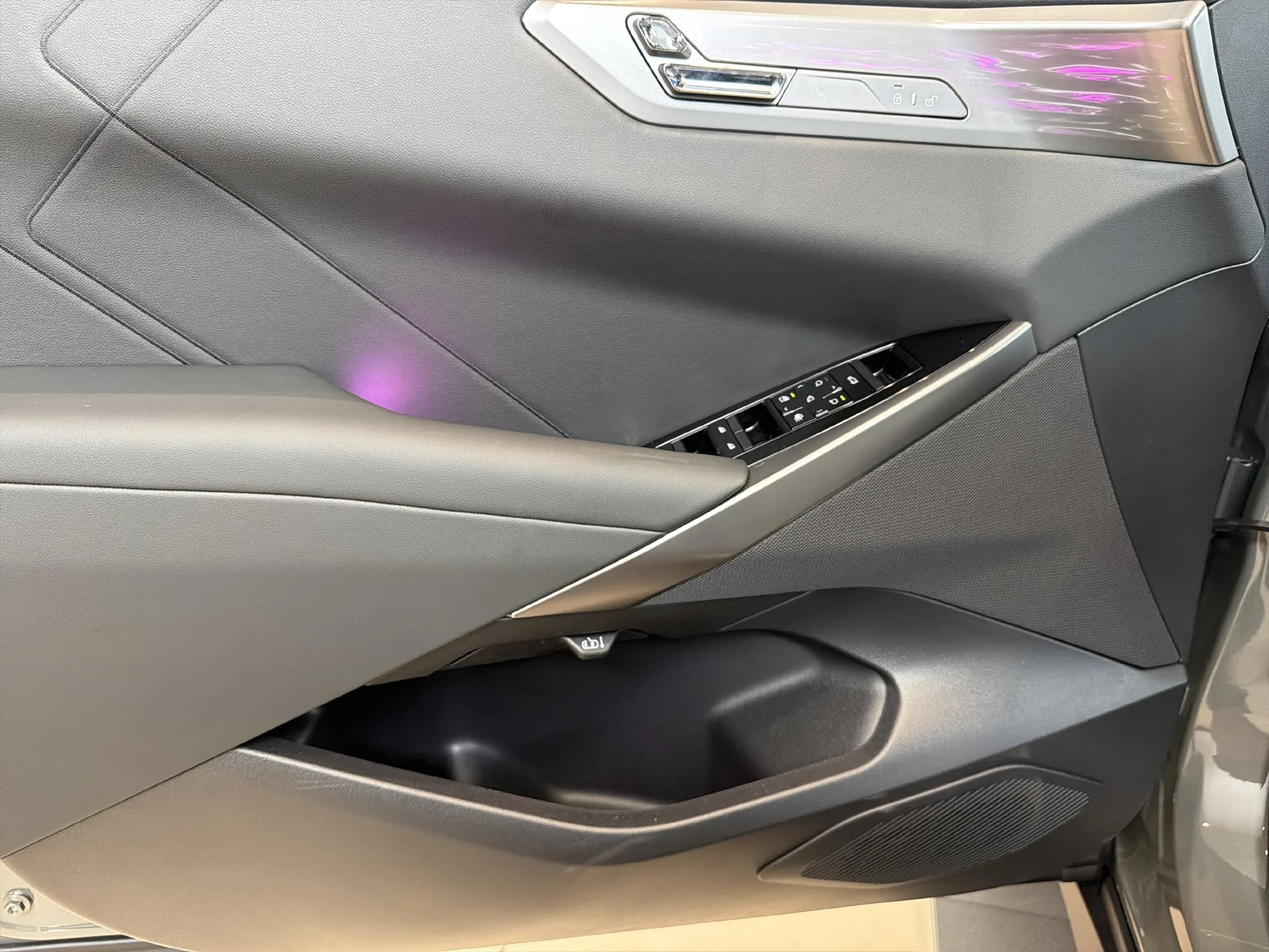 New 2027 Grey Pine Metallic BMW  image 19