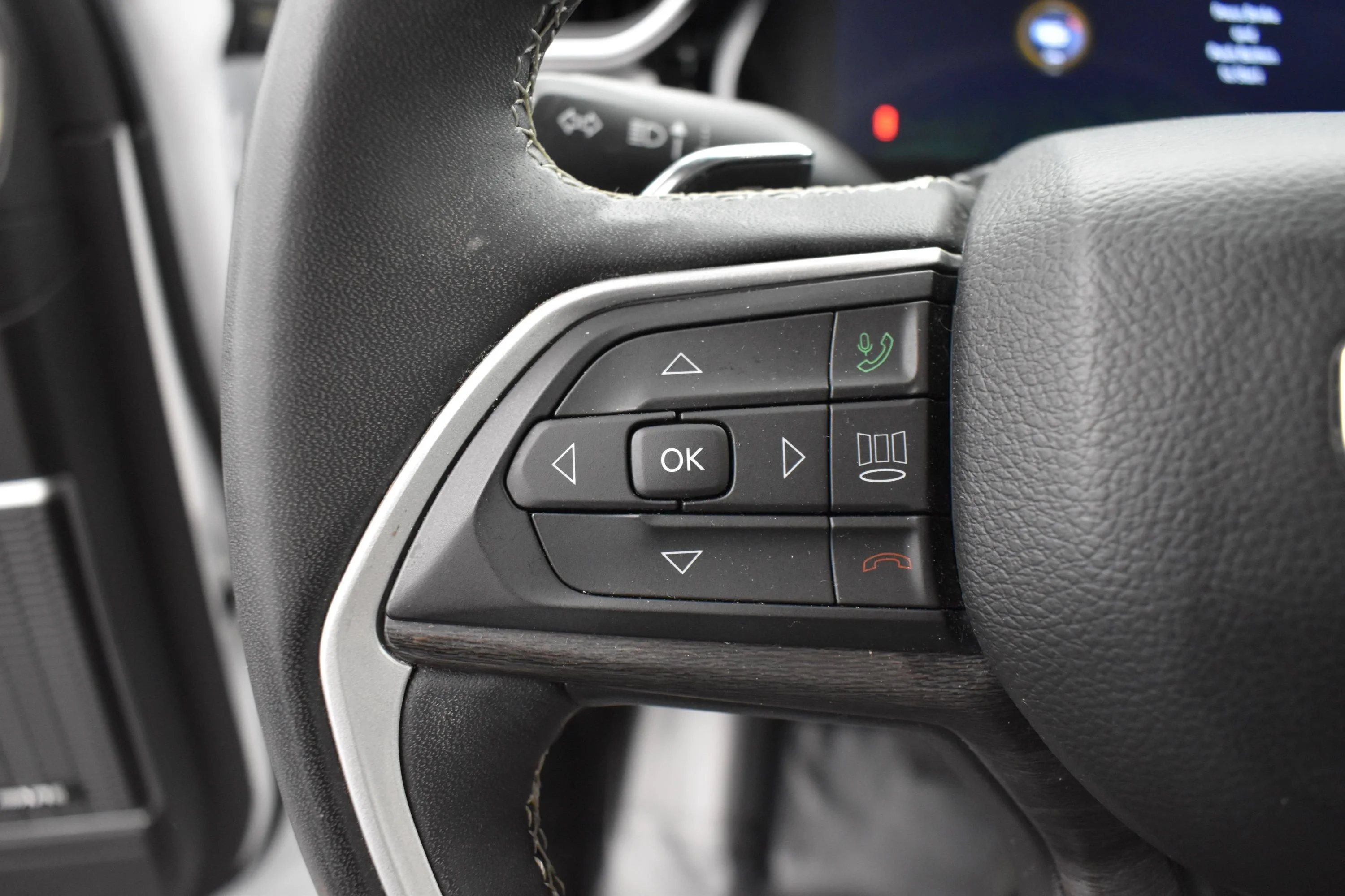 Used 2023 Bright White Clearcoat Jeep  image 6