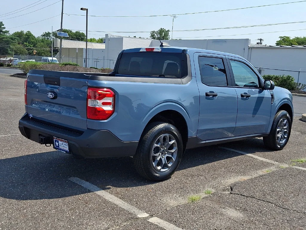 Used 2025 Gray Ford XLT image 12