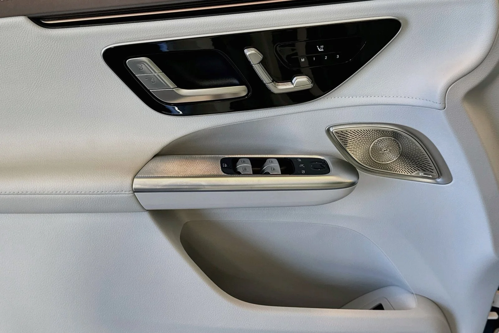 Used 2023 Polar White Mercedes-Benz EQE 350 image 17
