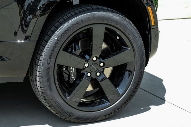 New 2026 Santorini Black Metallic Land Rover V8 image 50