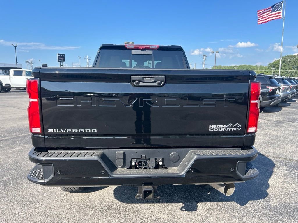 New 2026 Black Chevrolet High Country image 4