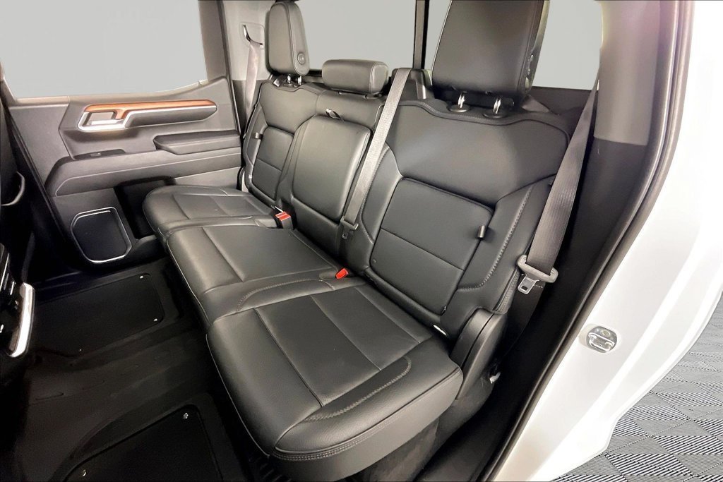 Used 2022 WHITE FROST TRICOAT GMC Denali image 20