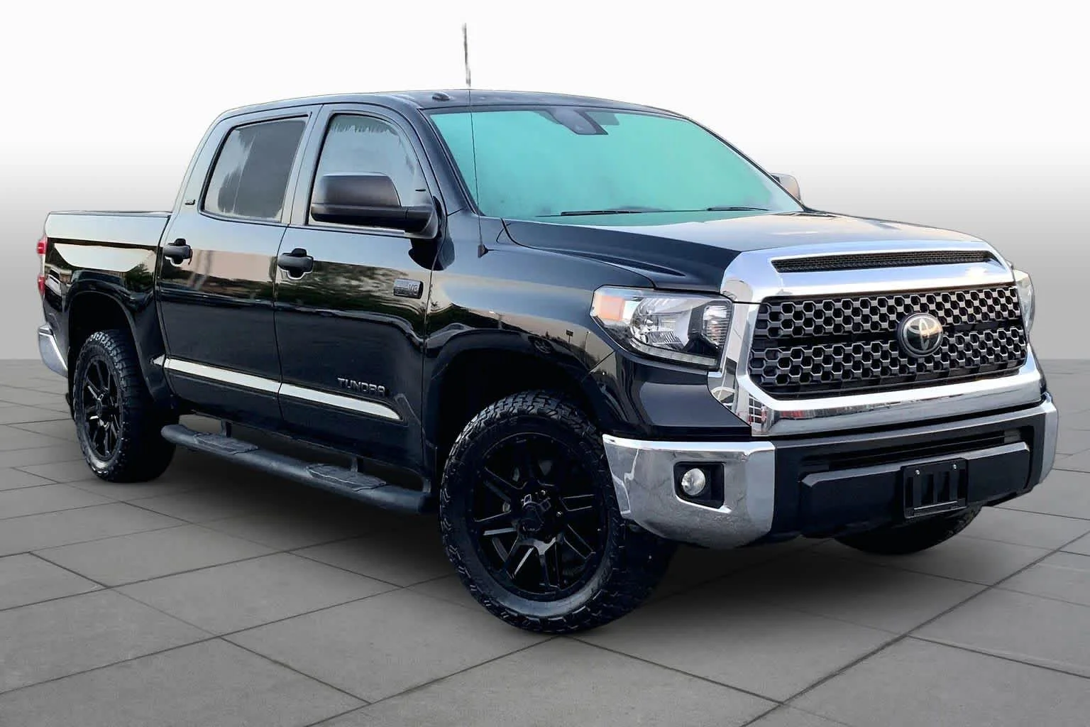 Used 2019 Midnight Black Metallic Toyota SR5 image 3
