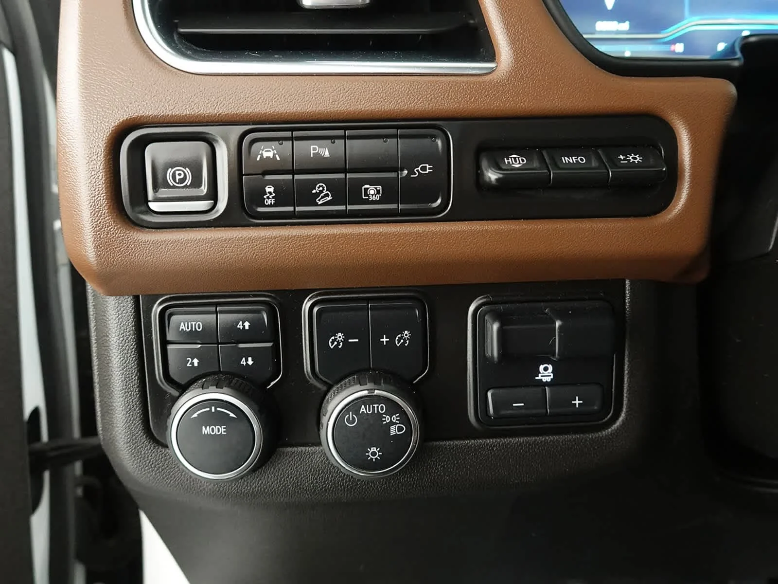 Used 2022 Summit White Chevrolet High Country image 22