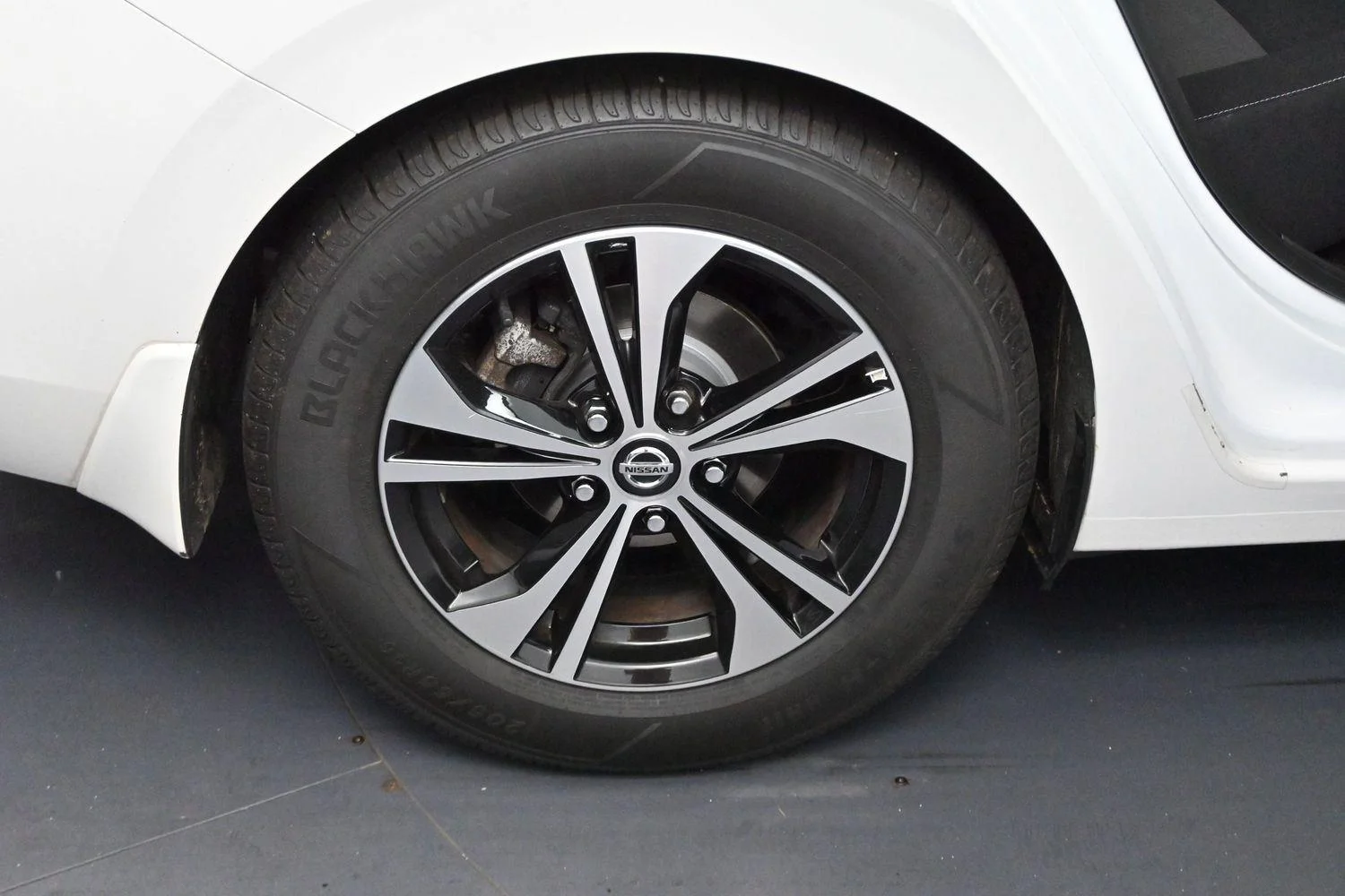 Used 2021 Aspen White Tricoat Nissan SV image 27