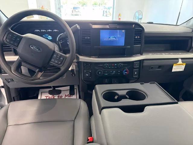 New 2027 Oxford White Ford F-350® XL image 30