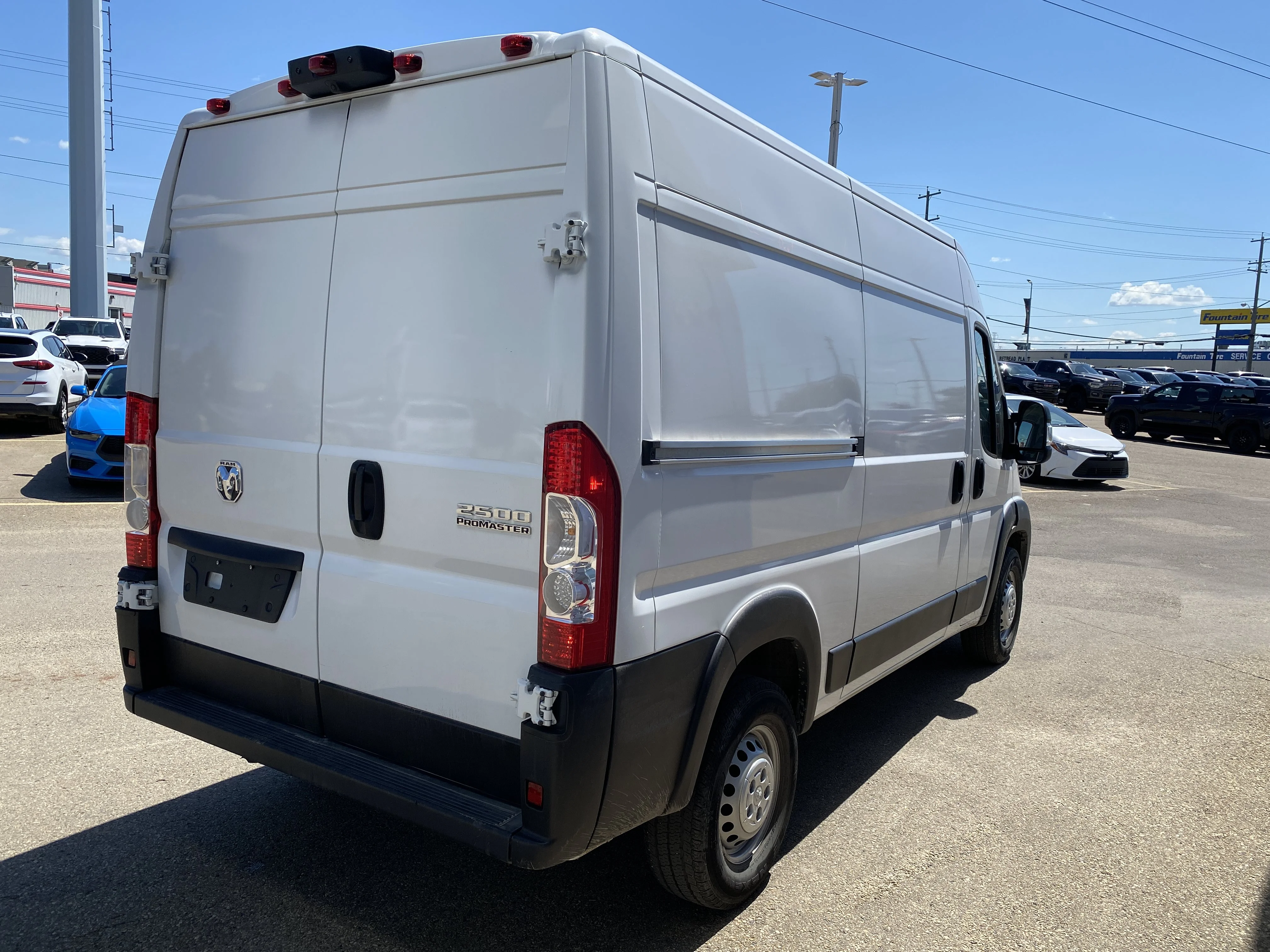 Used 2025 White Ram Tradesman 2500 High Roof 136 WB * RADAR CRUISE * APPLE CARPLAY/ANDROID AUTO * image 6