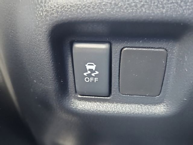 Used 2012 Brilliant Silver Metallic Nissan 1.6 S image 8