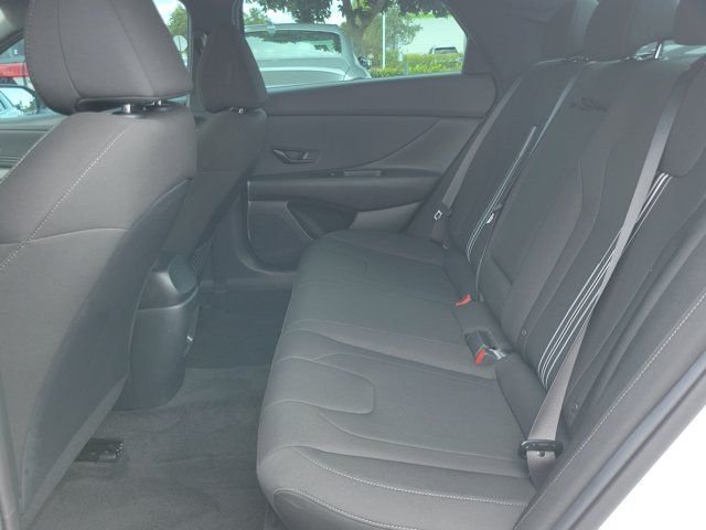 2026 Hyundai Elantra SEL - Photo 7