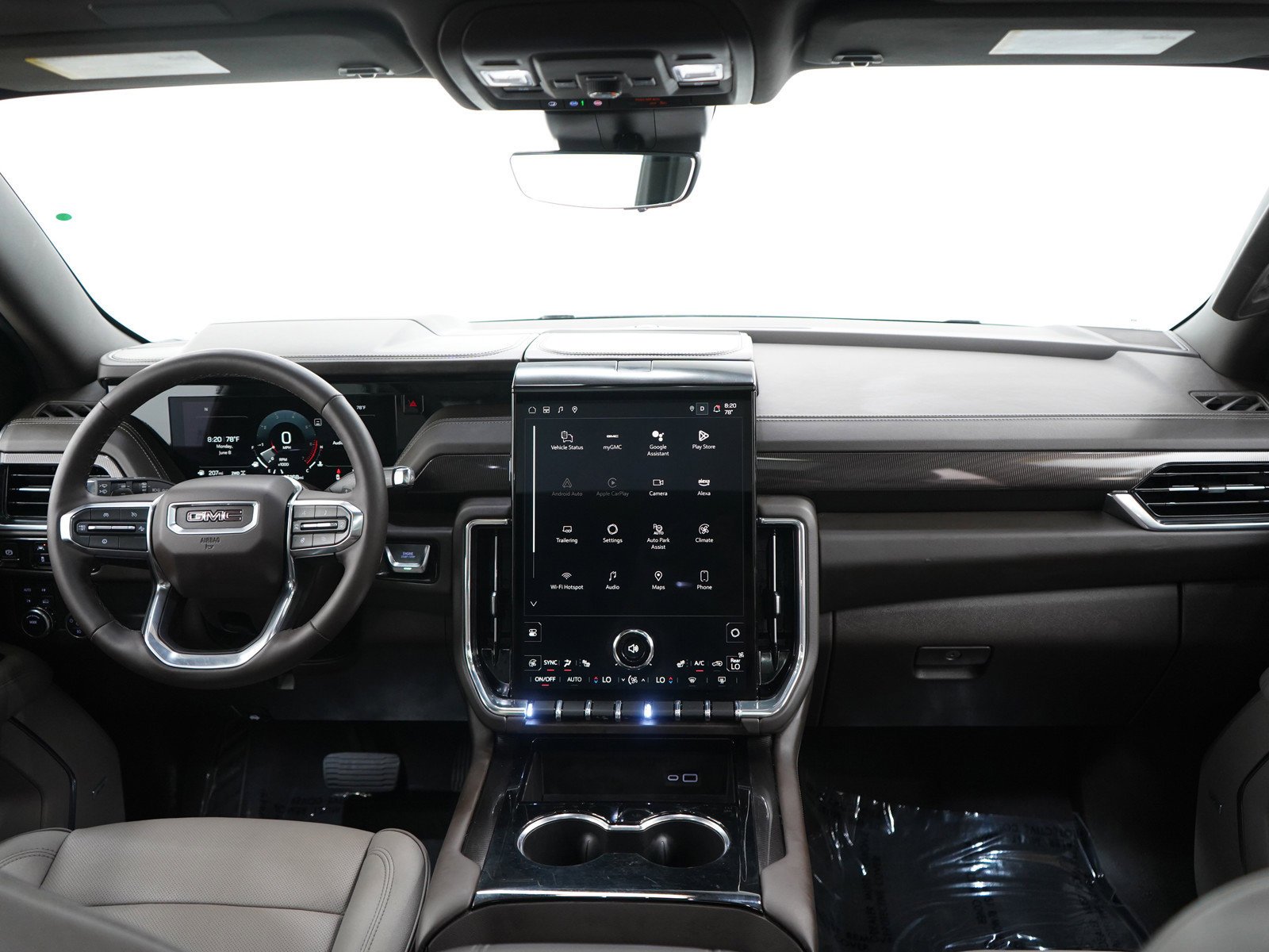 Used 2025 Summit White GMC Elevation image 14