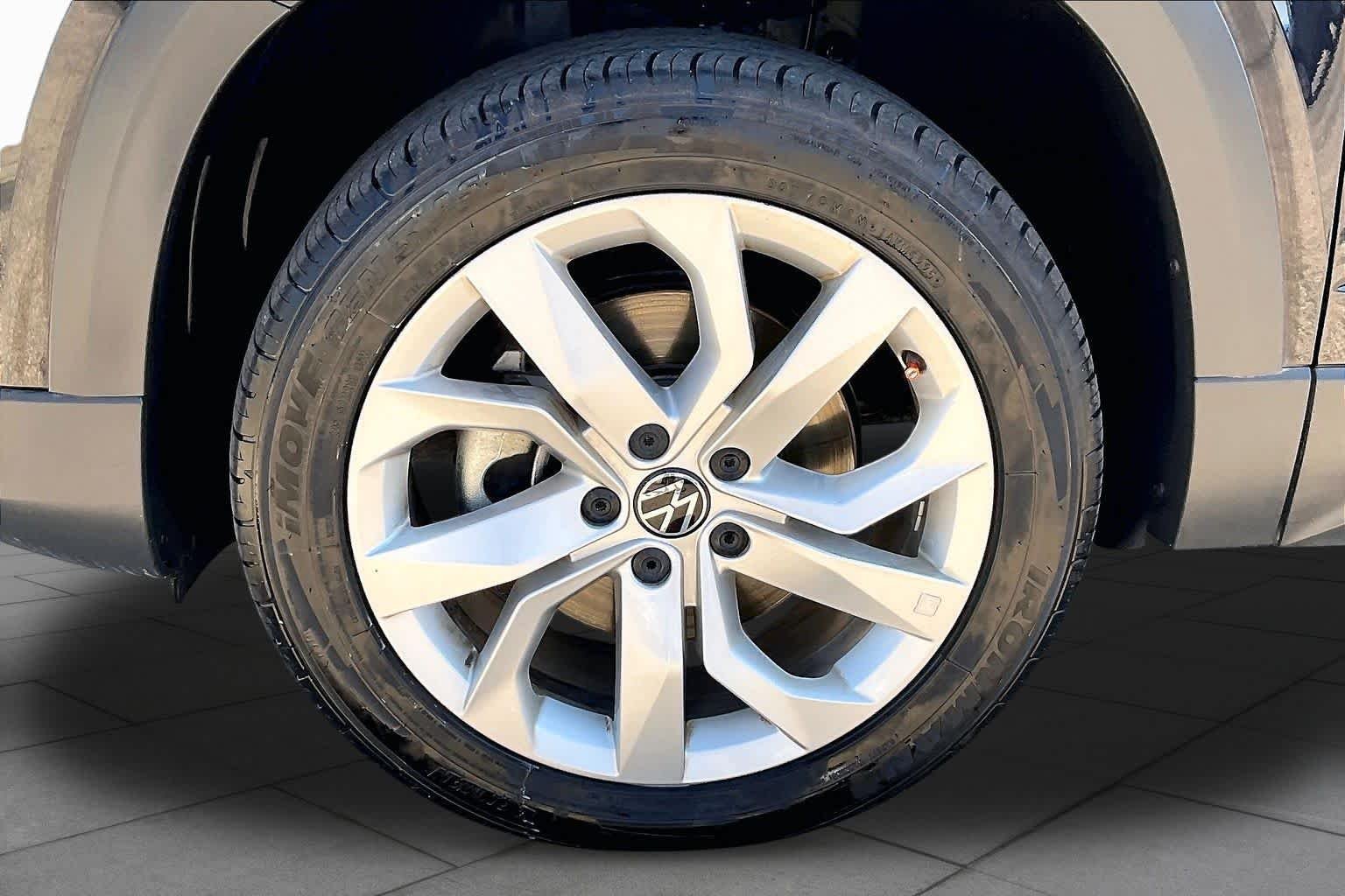 Used 2023 Deep Black Pearl Volkswagen S image 10