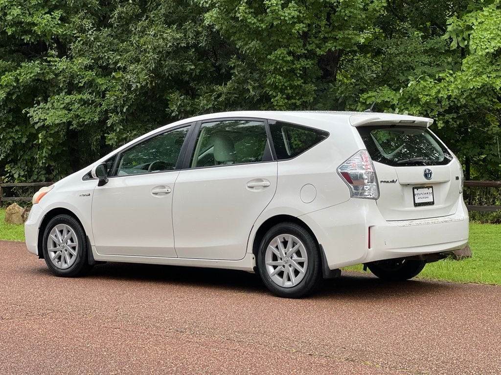 Used 2012 White Toyota Two image 6