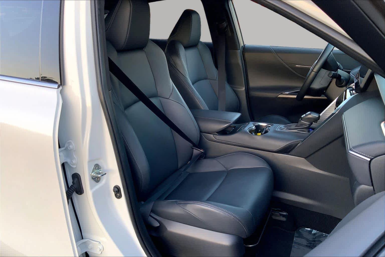 Used 2024 Wind Chill Pearl Toyota Nightshade image 8