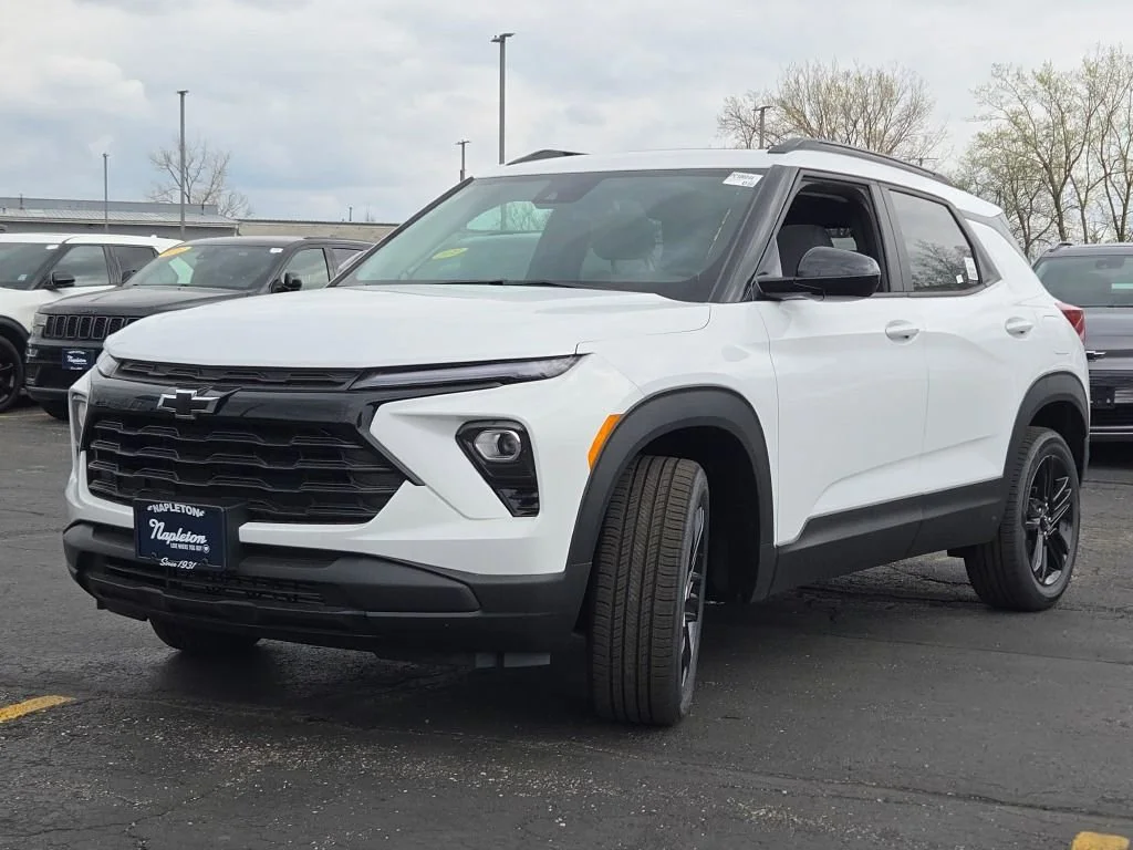 New 2026 Summit White Chevrolet LT image 5
