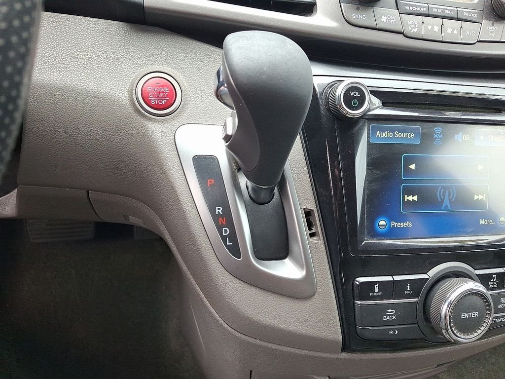 Used 2016 Gray Honda SE image 17