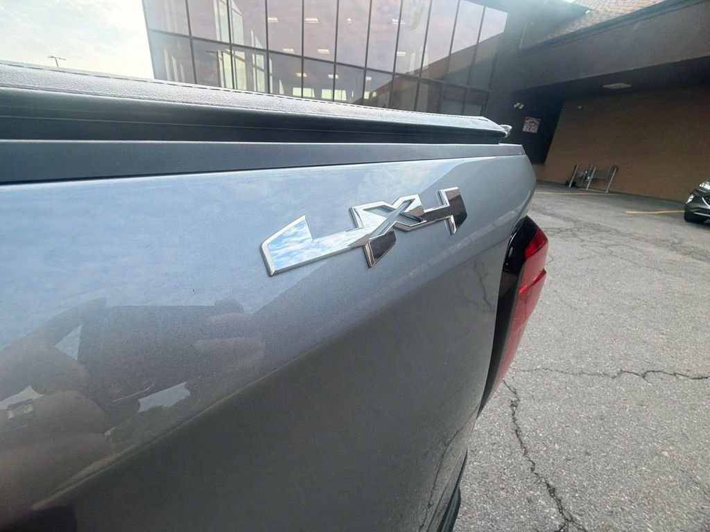 Used 2024 Silver GMC Elevation image 11